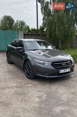 Седан Ford Taurus 2017 в 