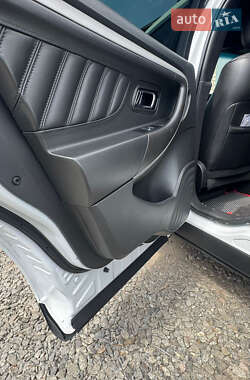 Седан Ford Taurus 2014 в 