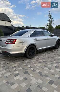 Седан Ford Taurus 2012 в 