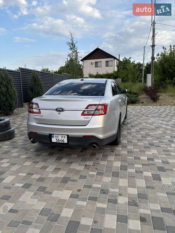 Седан Ford Taurus 2012 в Днепре