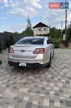 Седан Ford Taurus 2012 в 