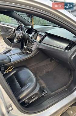 Седан Ford Taurus 2012 в 
