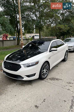 Седан Ford Taurus 2018 в 