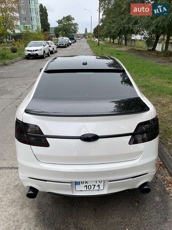 Седан Ford Taurus 2018 в Ровно