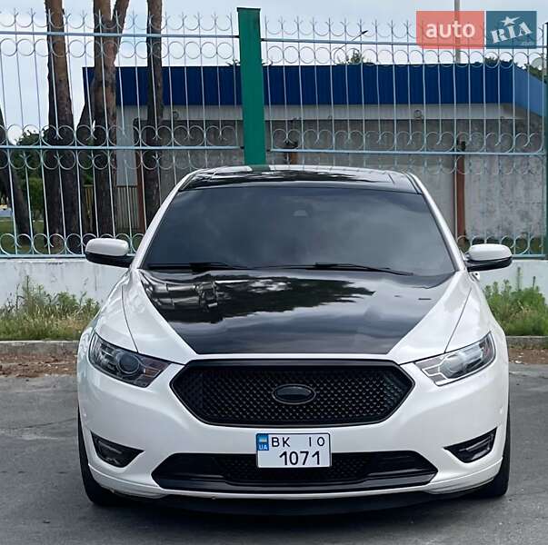 Ford Taurus 2018