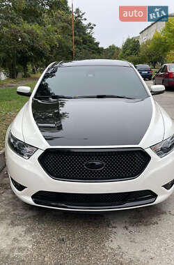 Седан Ford Taurus 2018 в 