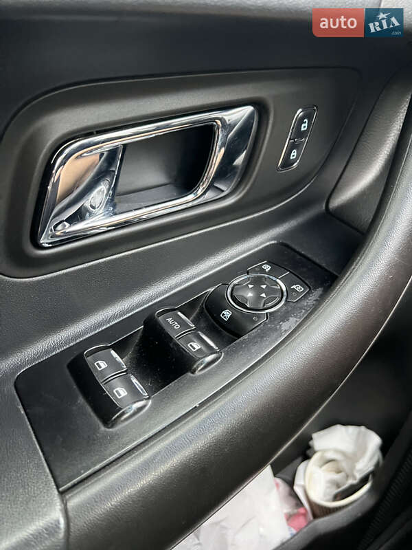 Седан Ford Taurus 2016 в Вишневом