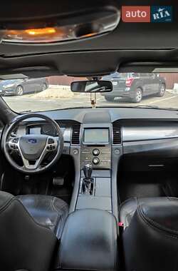 Седан Ford Taurus 2015 в 
