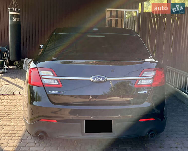 Седан Ford Taurus 2016 в Киеве