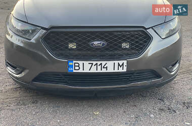 Седан Ford Taurus 2015 в 