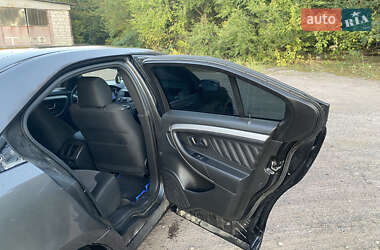 Седан Ford Taurus 2015 в 