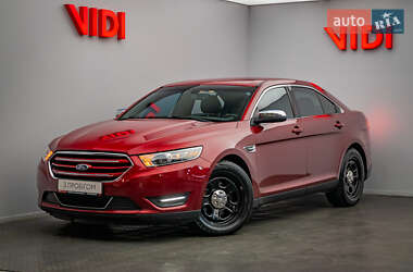 Седан Ford Taurus 2016 в Києві