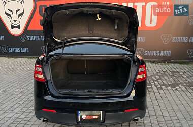 Седан Ford Taurus 2017 в 