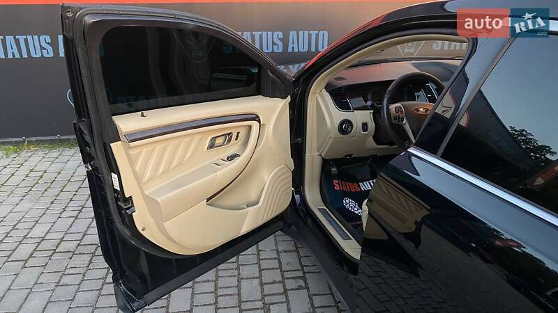 Седан Ford Taurus 2017 в Виннице