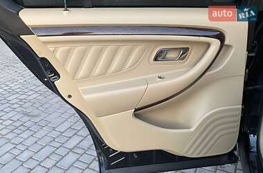 Седан Ford Taurus 2017 в 