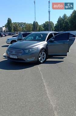 Седан Ford Taurus 2012 в Києві