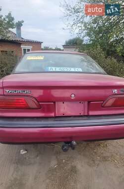 Седан Ford Taurus 1992 в Изюме