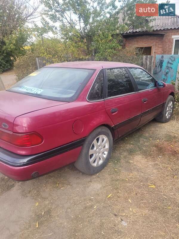 Седан Ford Taurus 1992 в Изюме