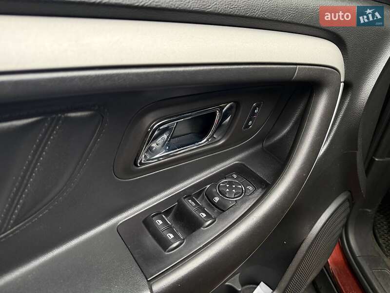 Седан Ford Taurus 2016 в Києві