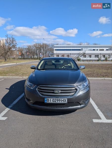 Седан Ford Taurus 2017 в Николаеве