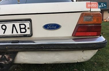 Седан Ford Taurus 1986 в Рава-Руській