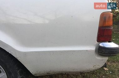 Седан Ford Taurus 1986 в Рава-Руській