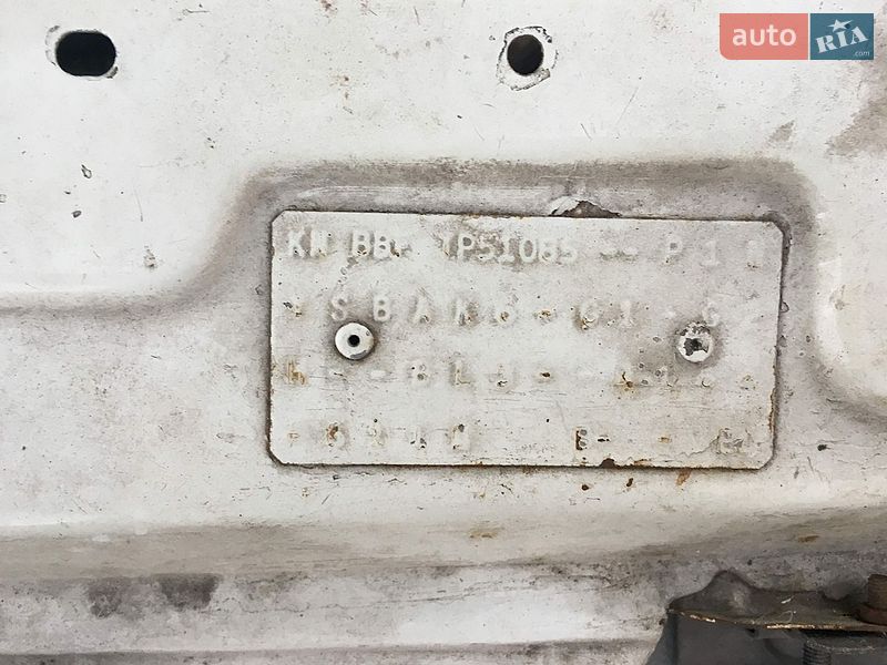 Седан Ford Taurus 1986 в Рава-Руській