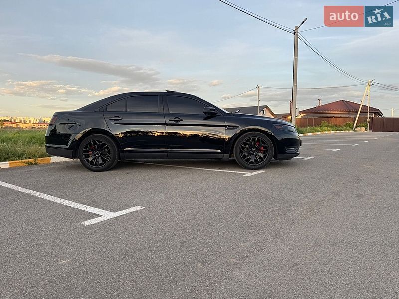 Седан Ford Taurus 2016 в Києві
