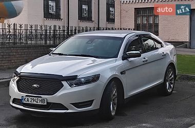 Седан Ford Taurus 2016 в Києві