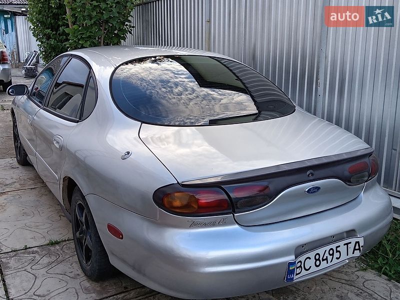 Седан Ford Taurus 1997 в Нововолынске
