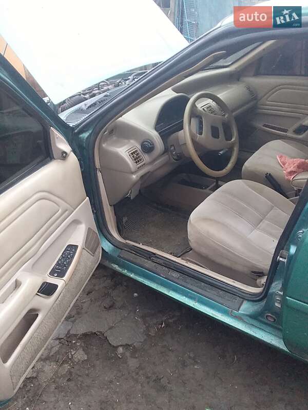Ford Tempo 1994