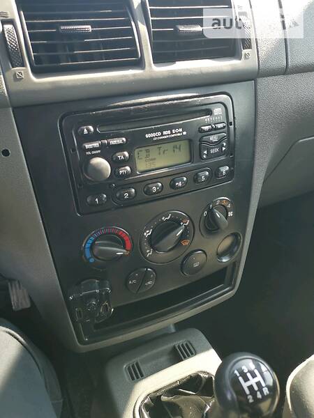 Вантажопасажирський фургон Ford Tourneo Connect 2006 в Чернівцях