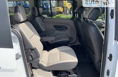 Минивэн Ford Tourneo Connect 2016 в 