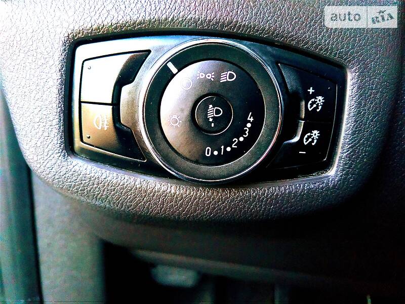 Универсал Ford Tourneo Connect 2016 в Киеве