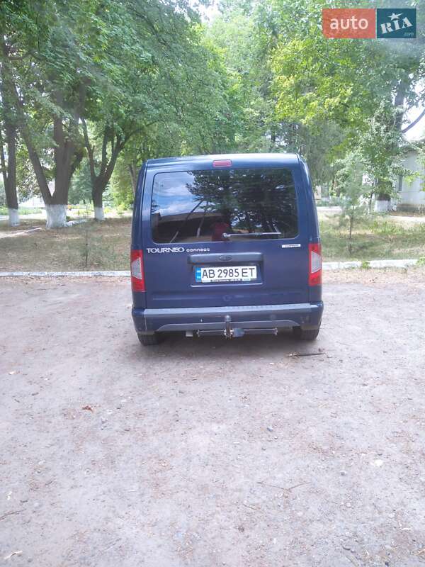 Минивэн Ford Tourneo Connect 2010 в Черновцах