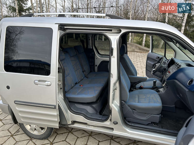 Минивэн Ford Tourneo Connect 2012 в Черновцах