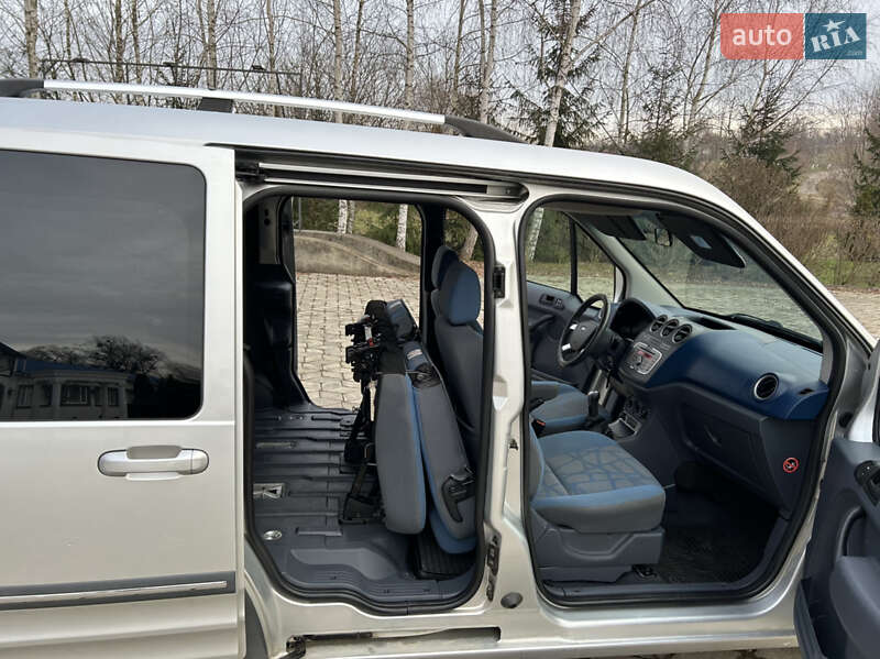Минивэн Ford Tourneo Connect 2012 в Черновцах