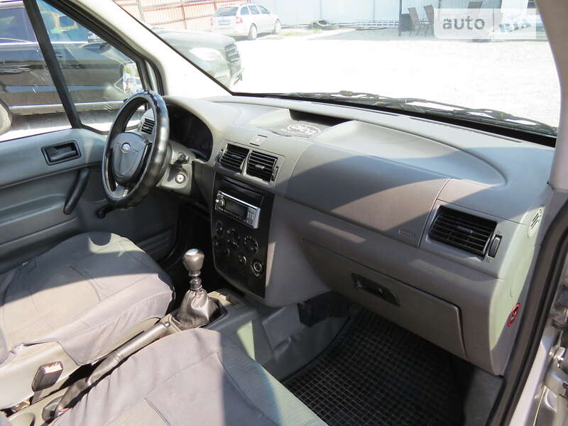 Мінівен Ford Tourneo Connect 2003 в Кропивницькому