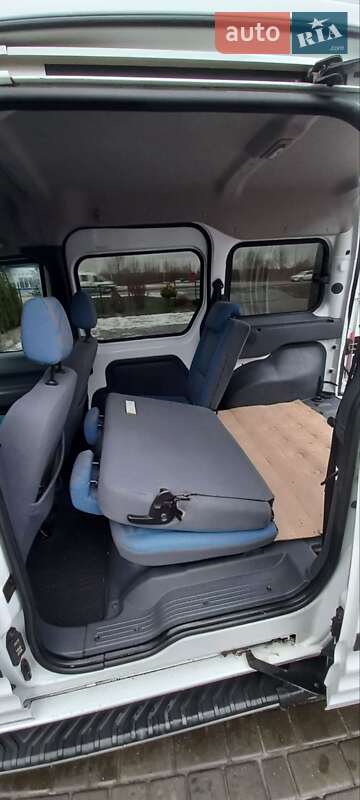 Минивэн Ford Tourneo Connect 2012 в Луцке
