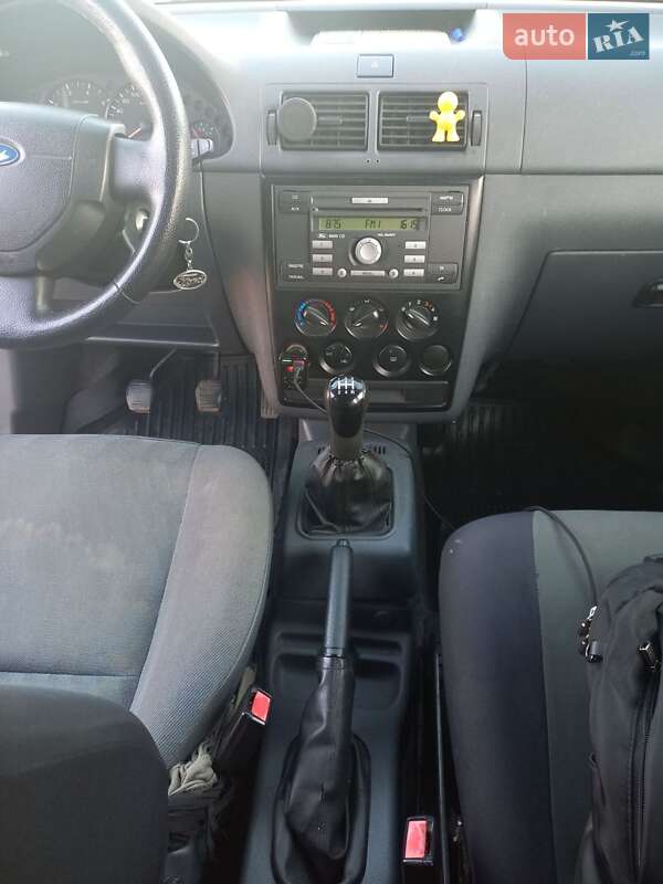 Минивэн Ford Tourneo Connect 2007 в Калуше