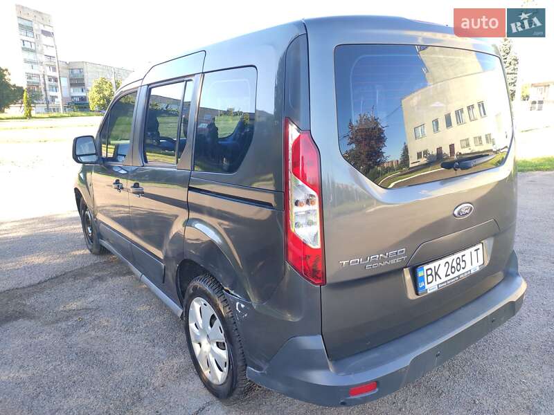 Минивэн Ford Tourneo Connect 2016 в Ровно