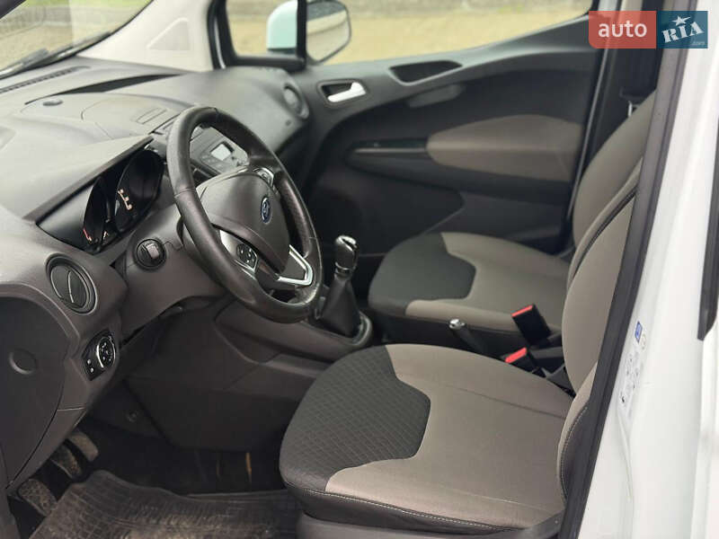 Минивэн Ford Tourneo Connect 2017 в Луцке