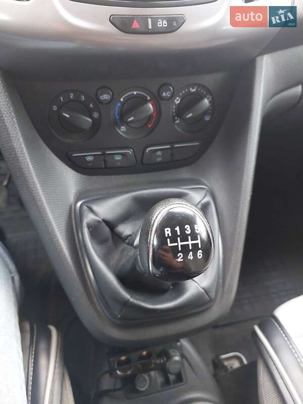 Минивэн Ford Tourneo Connect 2015 в Хмельницком