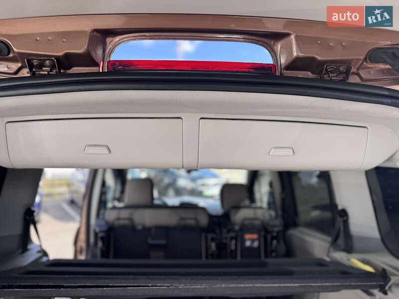 Мінівен Ford Tourneo Connect 2014 в Києві фото 39 Мінівен Ford Tourneo Connect 2014 в Києві