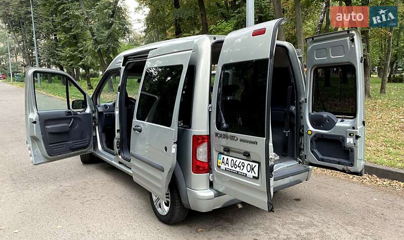 Мінівен Ford Tourneo Connect 2011 в Києві