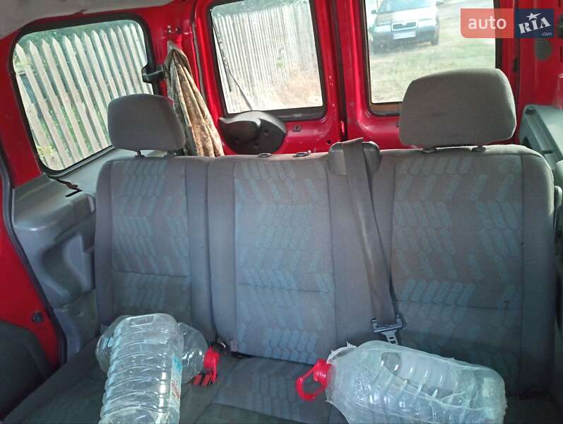 Мінівен Ford Tourneo Connect 2005 в Лебедині
