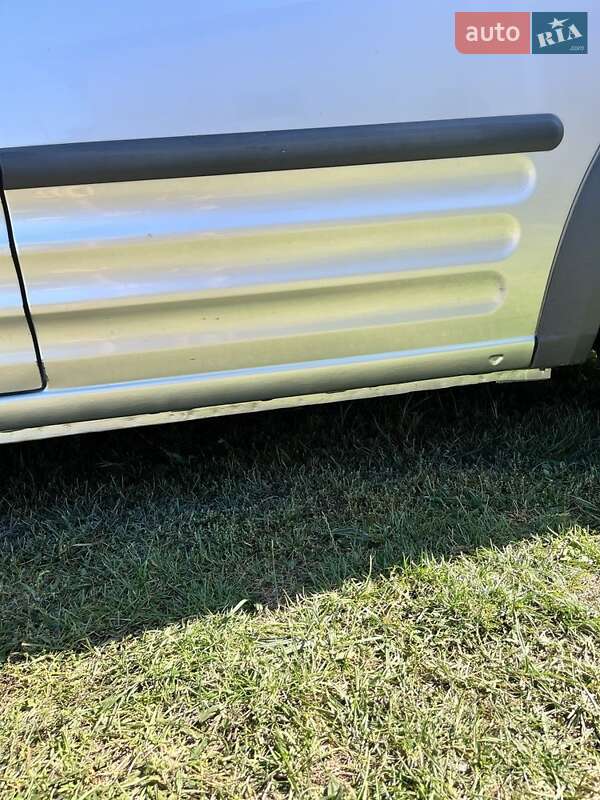 Минивэн Ford Tourneo Connect 2010 в Корсуне-Шевченковском фото 11 Минивэн Ford Tourneo Connect 2010 в Корсуне-Шевченковском