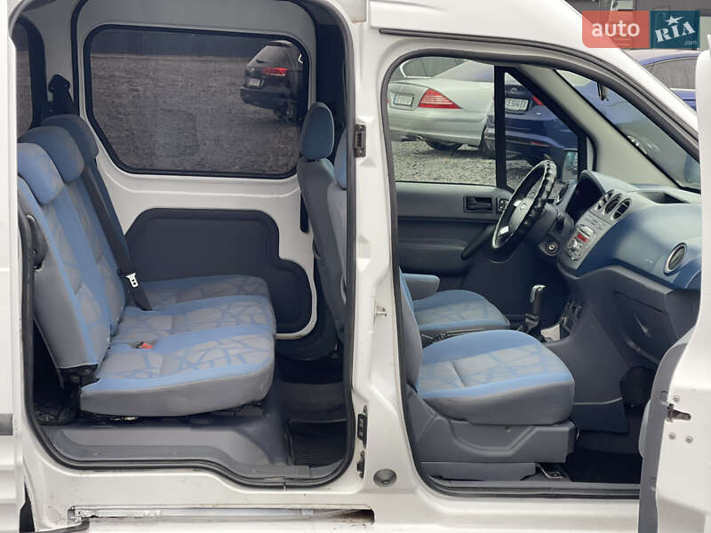 Мінівен Ford Tourneo Connect 2010 в Чернівцях фото 19 Мінівен Ford Tourneo Connect 2010 в Чернівцях