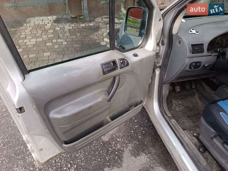 Мінівен Ford Tourneo Connect 2003 в Києві