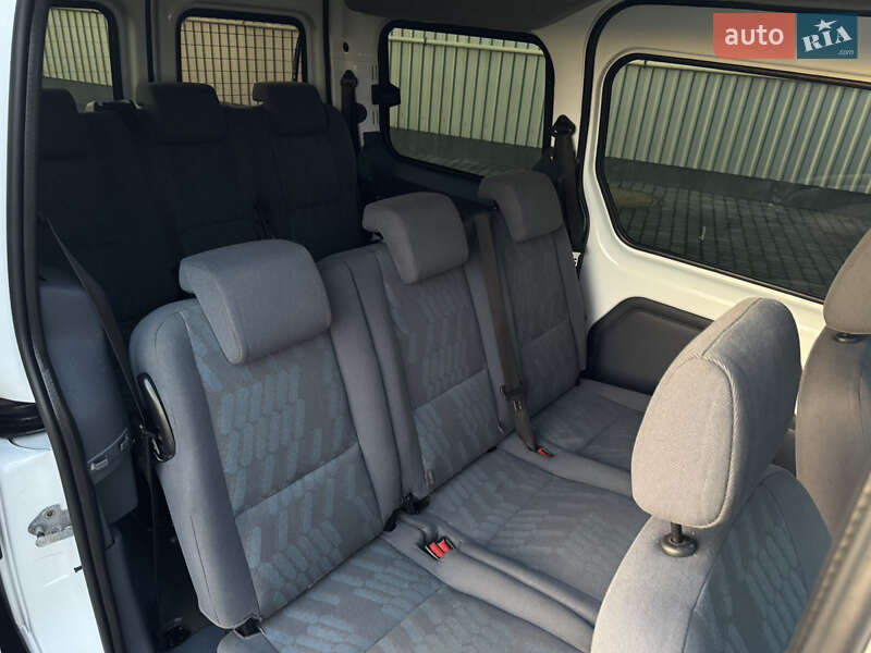 Минивэн Ford Tourneo Connect 2009 в Виноградове фото 14 Минивэн Ford Tourneo Connect 2009 в Виноградове